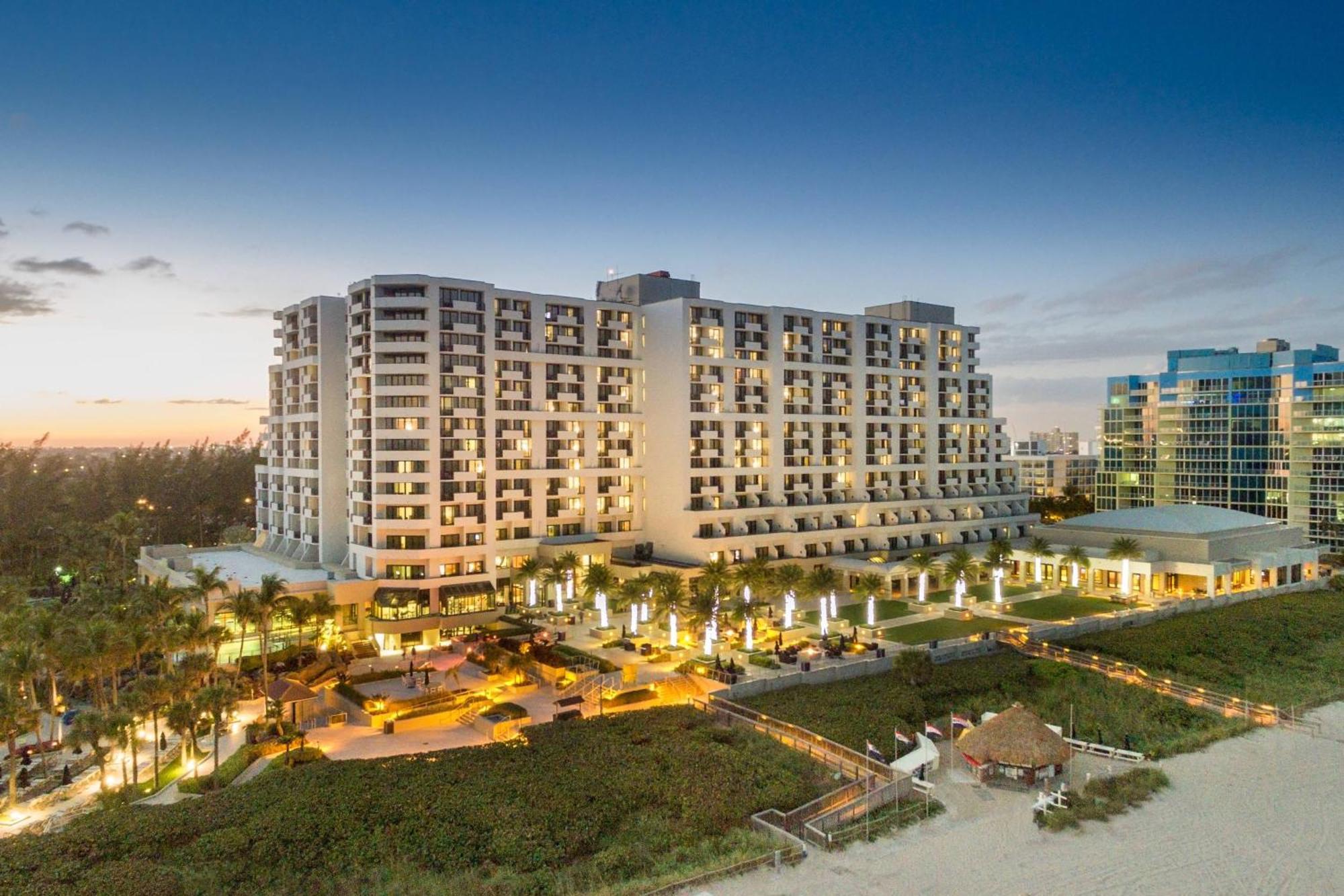 Fort Lauderdale Marriott Harbor Beach Resort & Spa Exterior photo