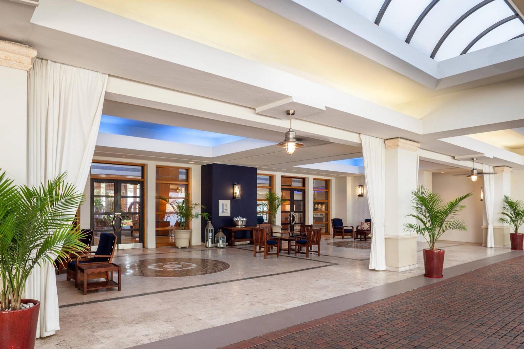 Fort Lauderdale Marriott Harbor Beach Resort & Spa Exterior photo
