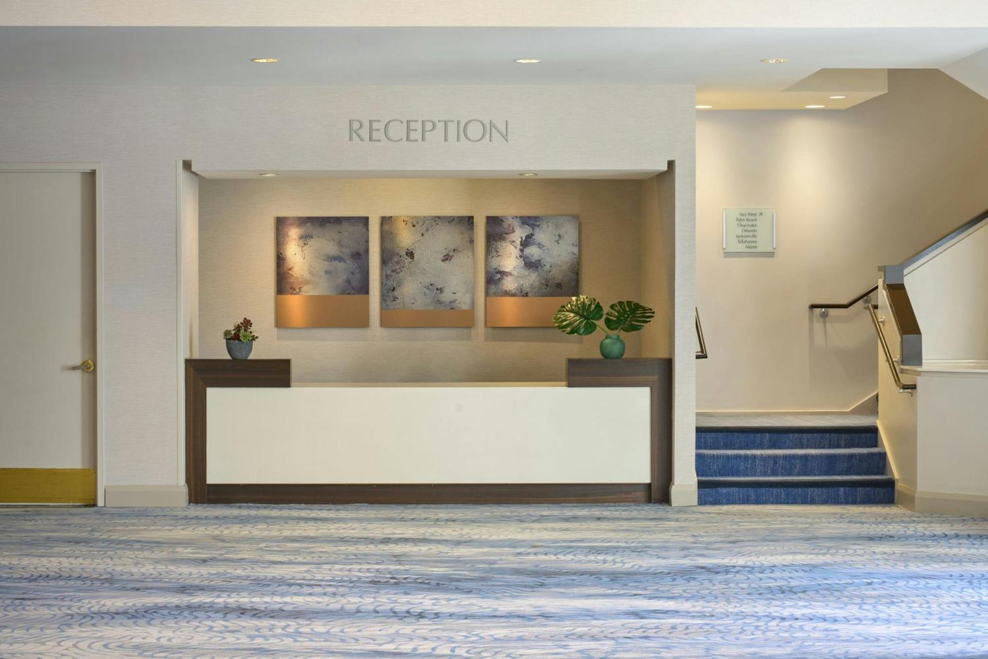 Fort Lauderdale Marriott Harbor Beach Resort & Spa Exterior photo