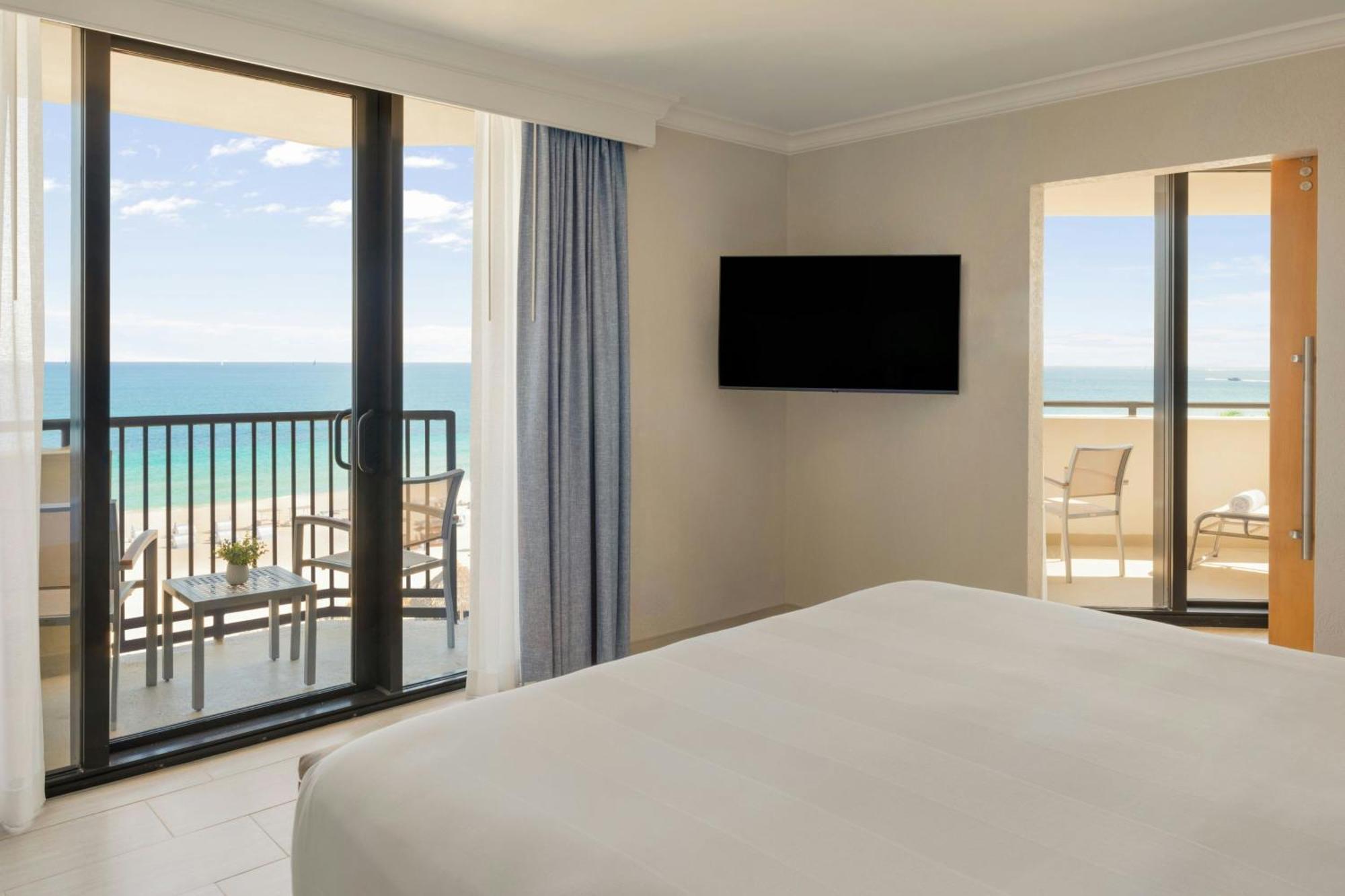 Fort Lauderdale Marriott Harbor Beach Resort & Spa Exterior photo